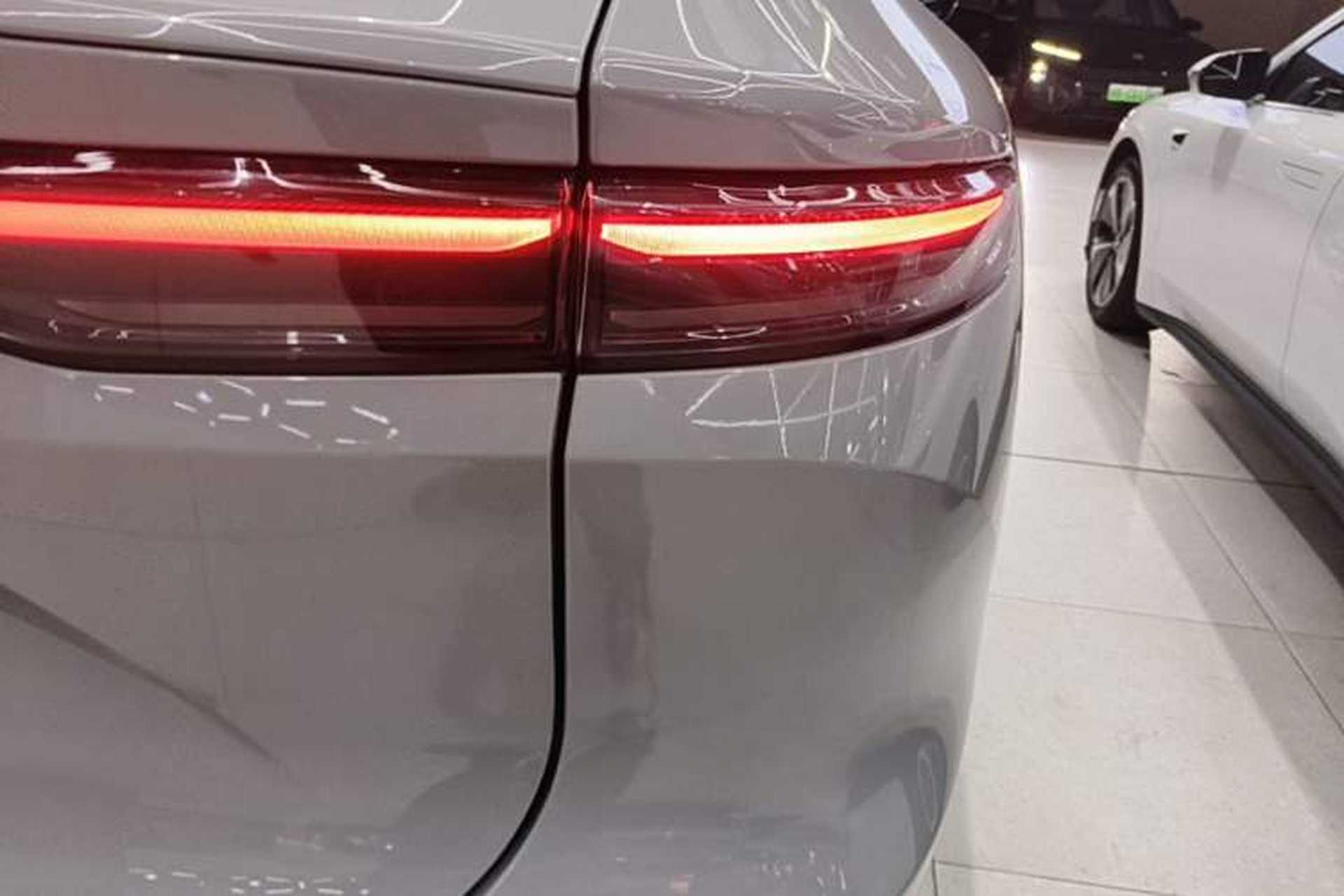 Used Nio EC7 2023 75 kWh Right Rear Taillight