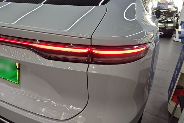 Used Nio EC7 2023 75 kWh Right Rear Taillight