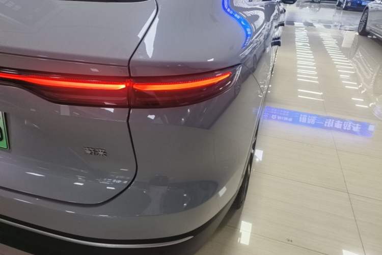 Used Nio EC7 2023 75 kWh Right Rear Taillight