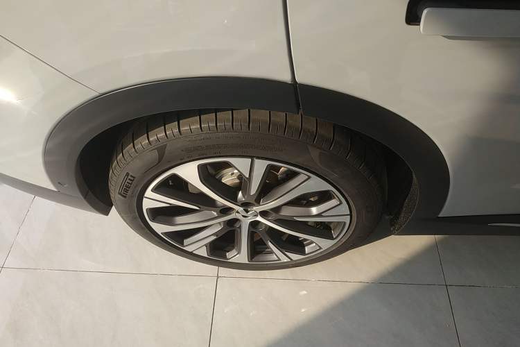 Used Nio EC7 2023 75 kWh Right Rear Wheel Hub