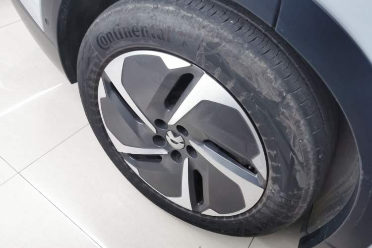 Used Nio EC7 2023 75 kWh Right Rear Wheel Hub
