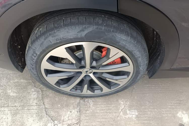 Used Nio EC7 2023 75 kWh Right Rear Wheel Hub