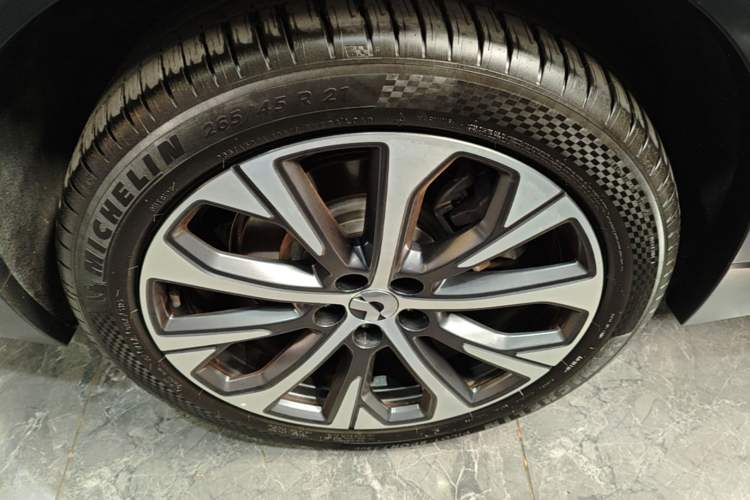 Used Nio EC7 2023 75 kWh Right Rear Wheel Hub