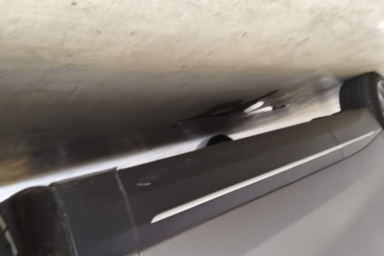 Used Nio EC7 2023 100kWh First Edition Right Side Sill
