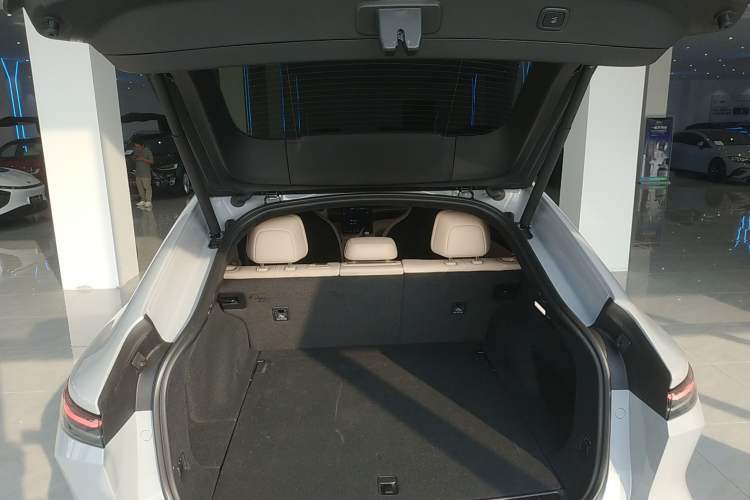 Used Nio EC7 2023 75 kWh Trunk