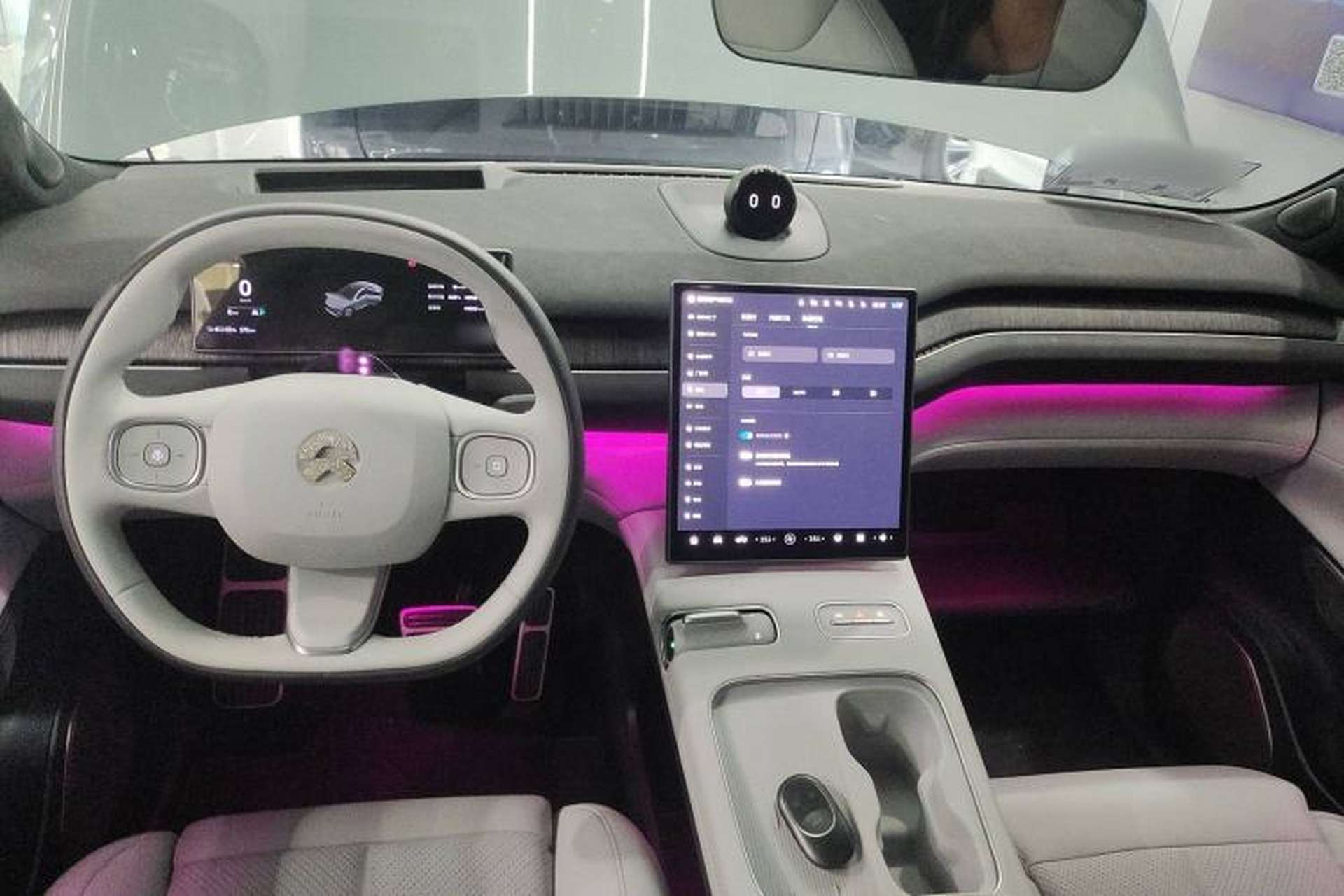 Used Nio EC7 2023 75 kWh Center Console