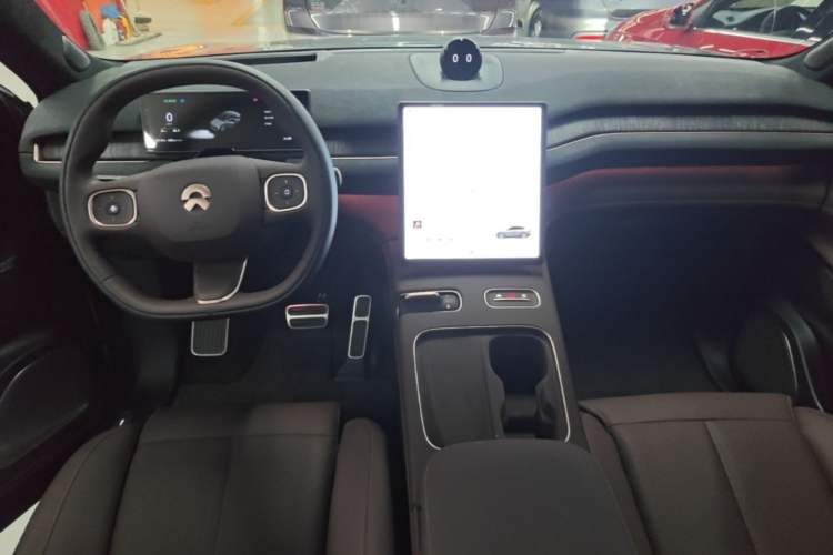 Used Nio EC7 2023 75 kWh Center Console