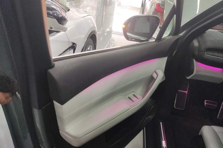 Used Nio EC7 2023 75 kWh Left Front Door Interior