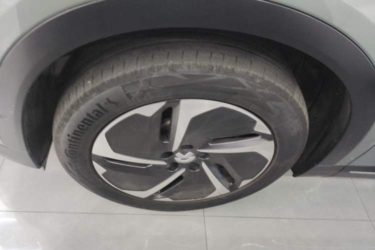 Used Nio EC7 2023 75 kWh Left Front Wheel Hub