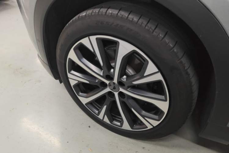 Used Nio EC7 2023 75 kWh Left Front Wheel Hub