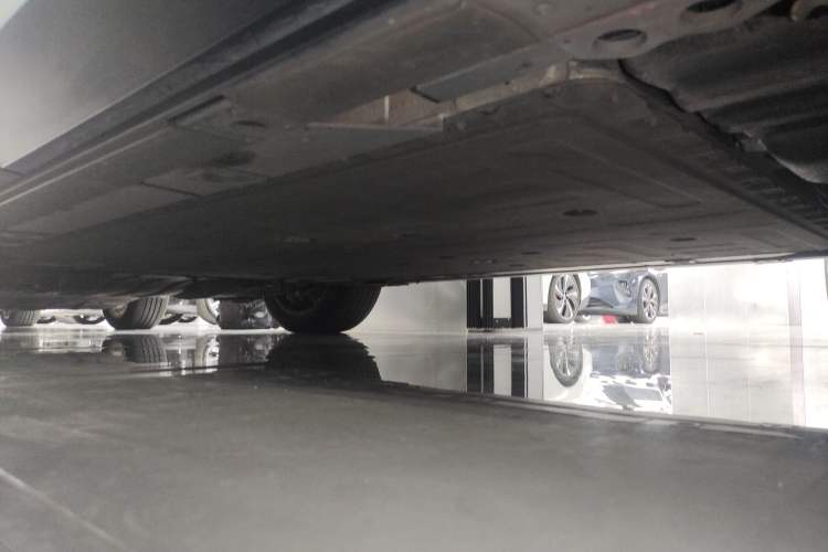 Used Nio EC7 2023 75 kWh Left Side Sill