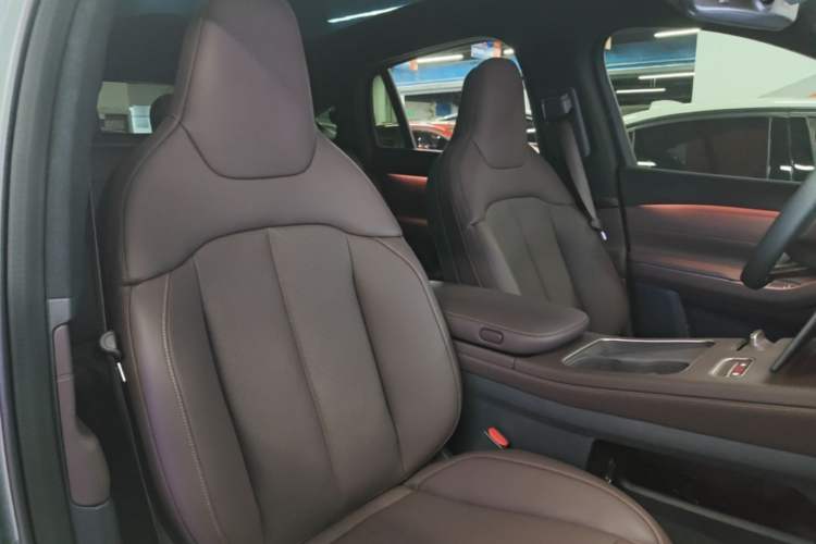 Used Nio EC7 2023 75 kWh Right Front Seat