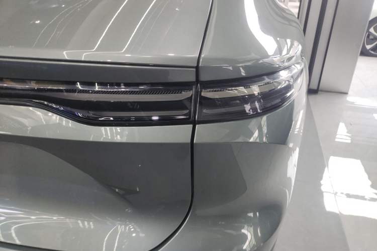 Used Nio EC7 2023 75 kWh Right Rear Taillight