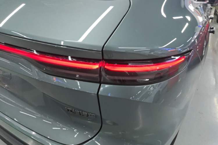 Used Nio EC7 2023 75 kWh Right Rear Taillight