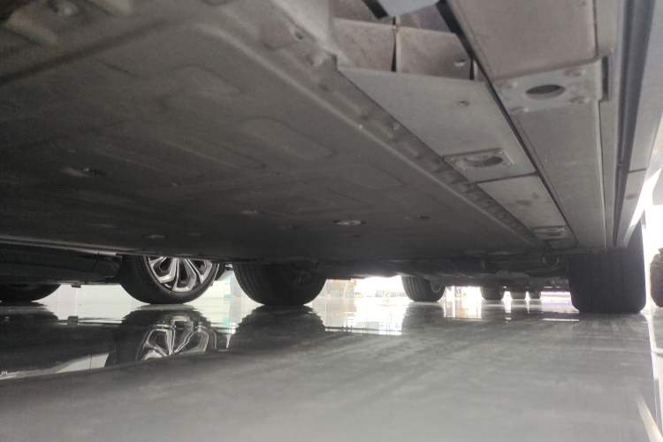 Used Nio EC7 2023 75 kWh Right Side Sill