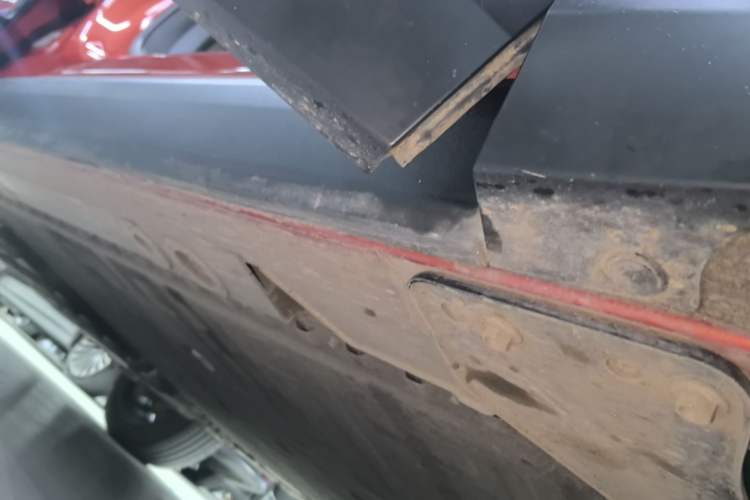 Used Nio EC7 2023 100kWh First Edition Right Side Sill