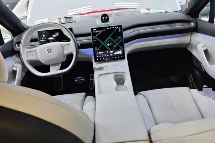 Used Nio EC7 2023 75 kWh Center Console