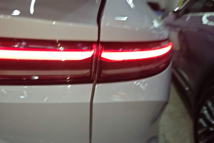 Used Nio EC7 2023 75 kWh Exterior 3