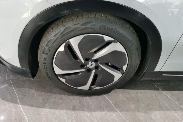 Used Nio EC7 2023 75 kWh Left Front Wheel Hub