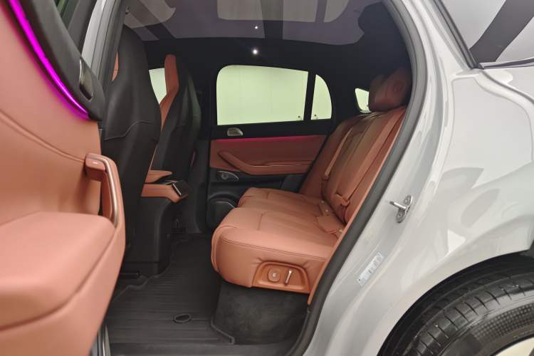 Used Nio EC7 2023 75 kWh Left Rear Seat