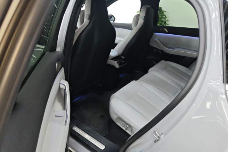 Used Nio EC7 2023 75 kWh Left Rear Seat
