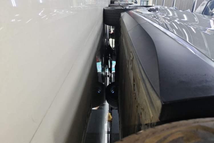 Used Nio EC7 2023 75 kWh Left Side Sill