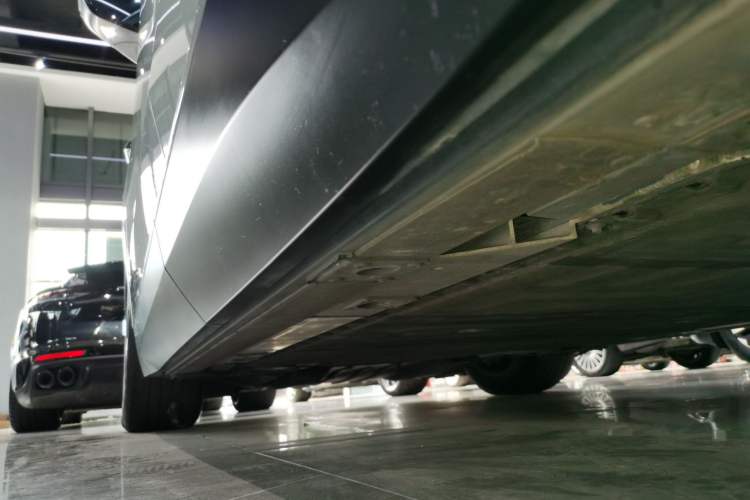Used Nio EC7 2023 75 kWh Left Side Sill