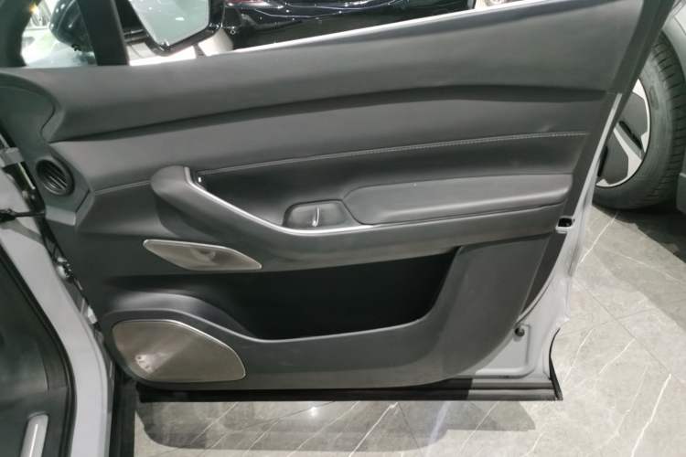 Used Nio EC7 2023 75 kWh Right Front Door Interior