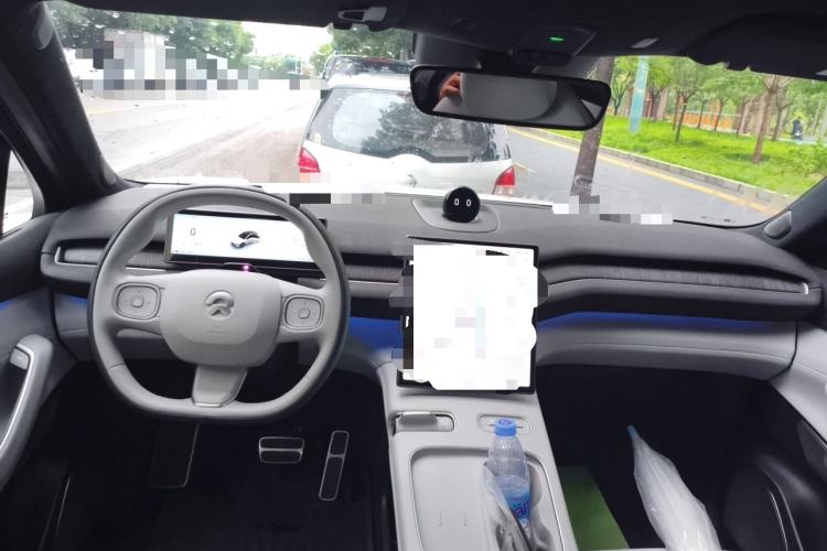 Used Nio EC7 2023 75 kWh Center Console