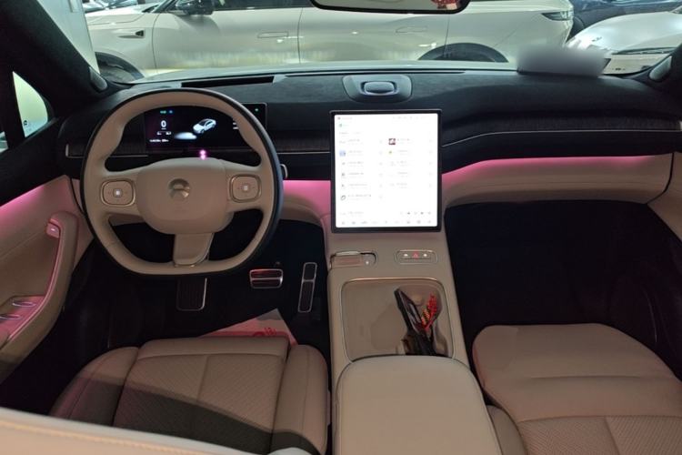 Used Nio EC7 2023 75 kWh Center Console