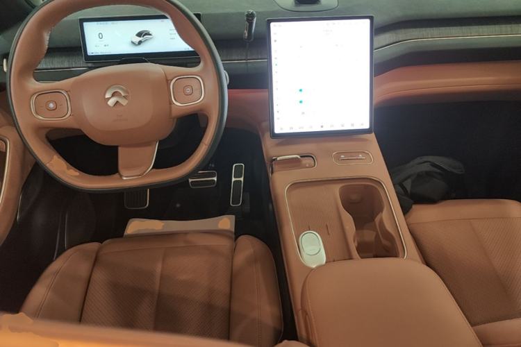Used Nio EC7 2023 75 kWh Center Console
