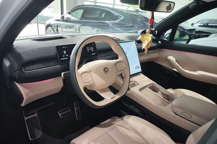 Used Nio EC7 2023 75 kWh Center Console