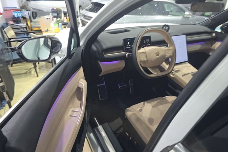 Used Nio EC7 2023 75 kWh Driver Seat