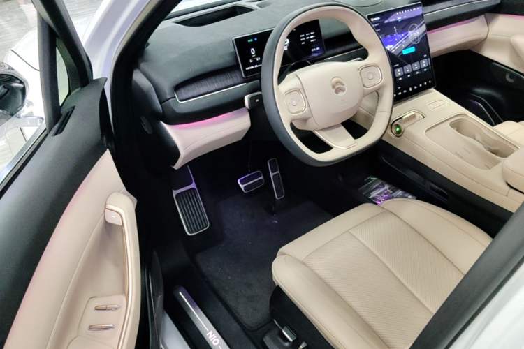 Used Nio EC7 2023 75 kWh Driver Seat