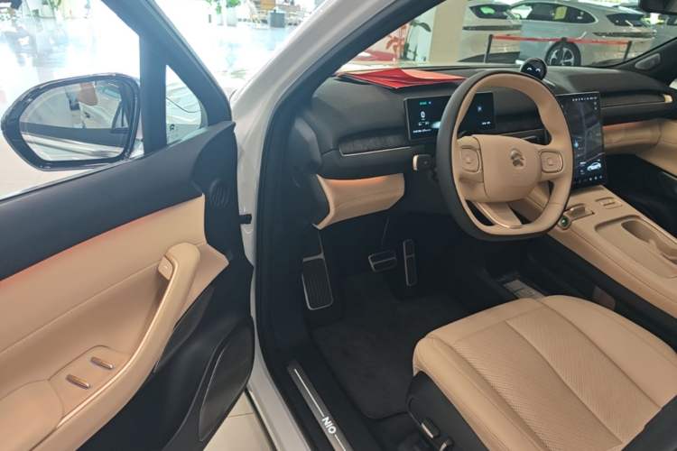 Used Nio EC7 2023 75 kWh Driver Seat