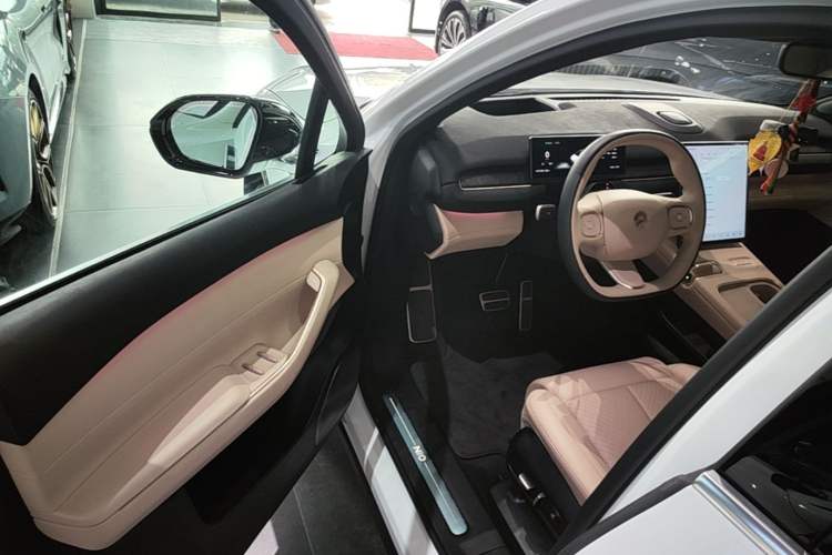 Used Nio EC7 2023 75 kWh Driver Seat