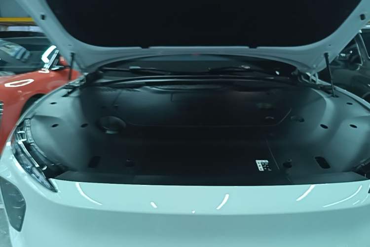 Used Nio EC7 2023 75 kWh Engine Bay