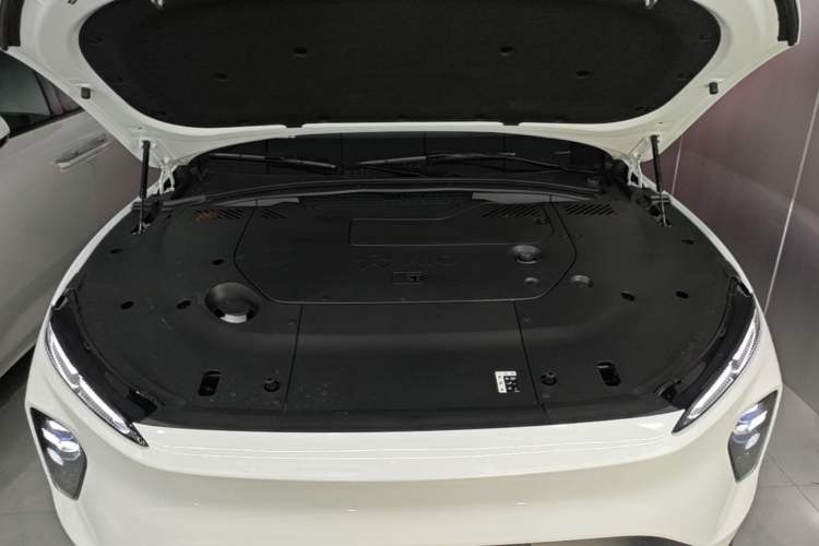 Used Nio EC7 2023 75 kWh Engine Bay