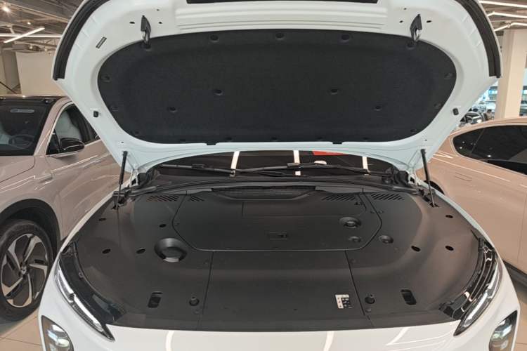 Used Nio EC7 2023 75 kWh Engine Bay