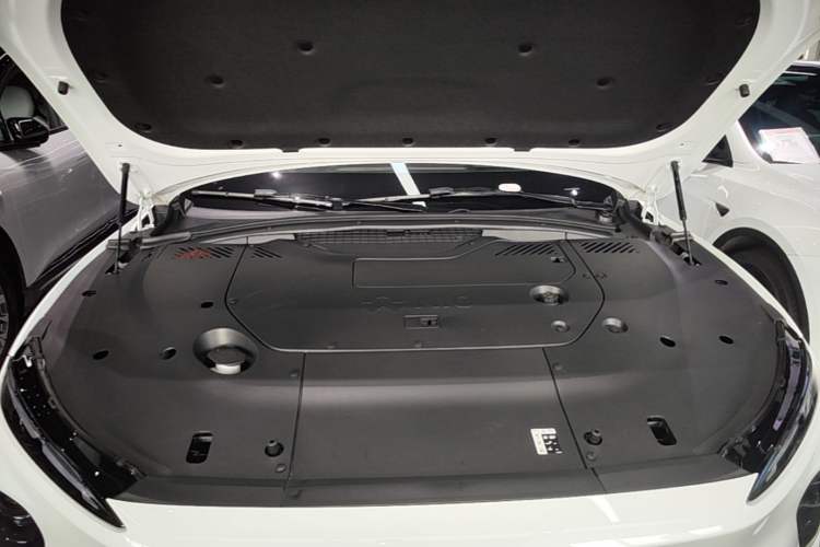Used Nio EC7 2023 75 kWh Engine Bay