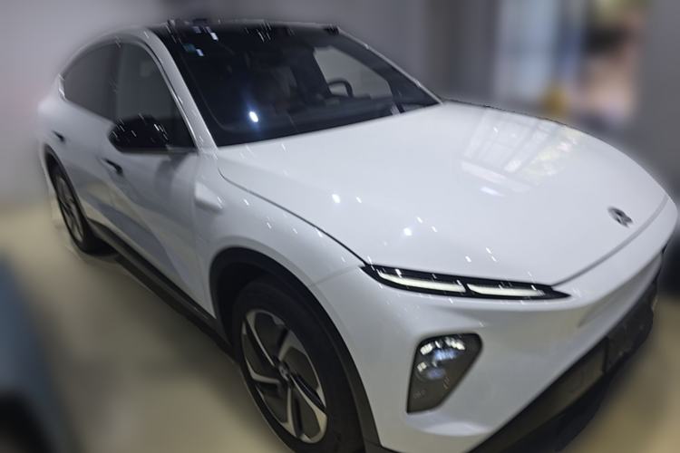 Used Nio EC7 2023 75 kWh Front Right 45 Deg