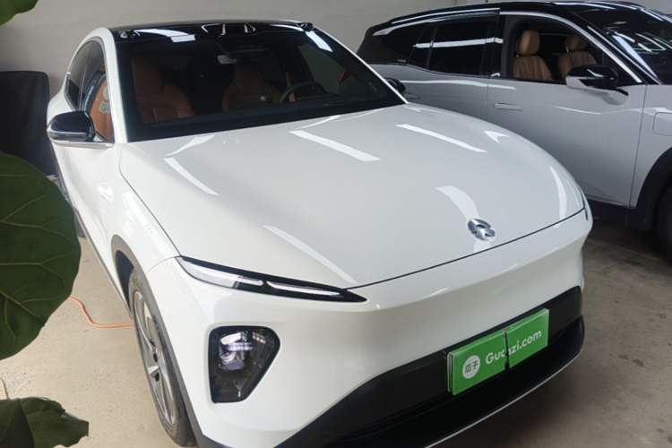 Used Nio EC7 2023 75 kWh Front Right 45 Deg