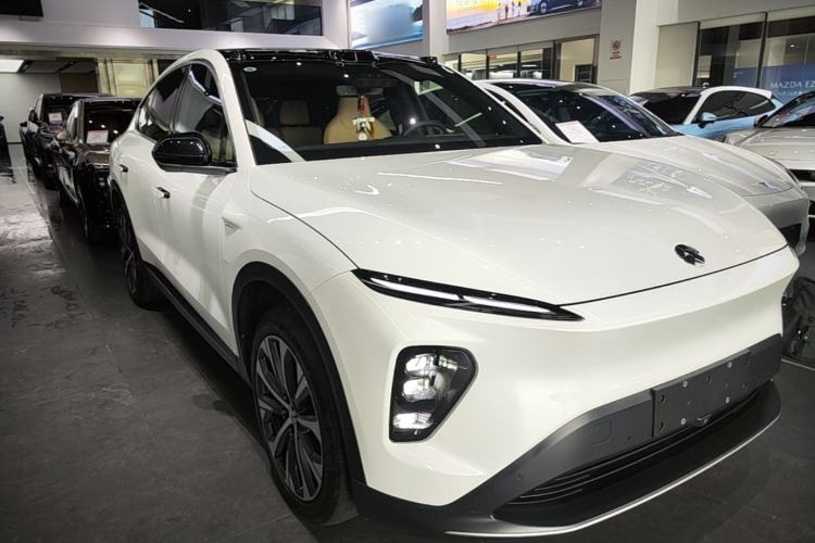 Used Nio EC7 2023 75 kWh Front Right 45 Deg