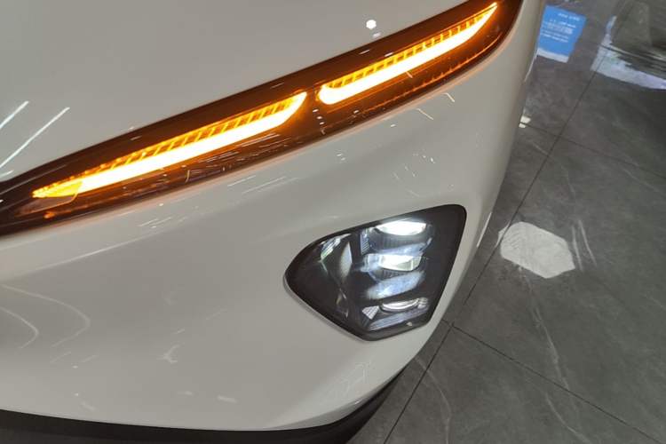 Used Nio EC7 2023 75 kWh Left Front Headlight
