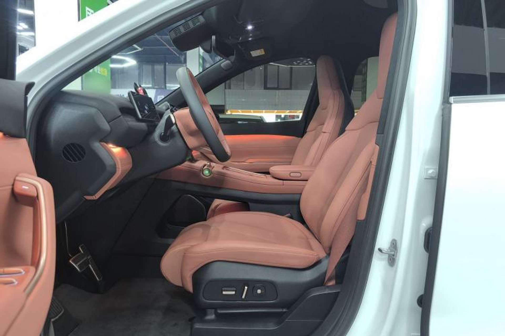 Used Nio EC7 2023 75 kWh Left Front Seat