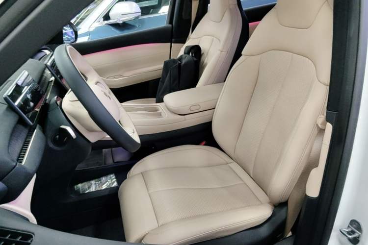 Used Nio EC7 2023 75 kWh Left Front Seat