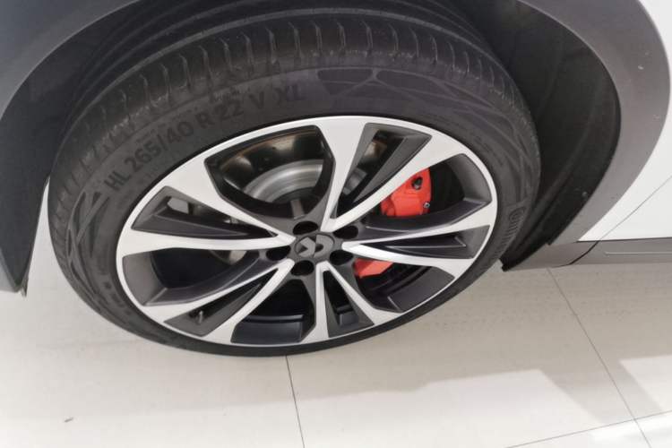 Used Nio EC7 2023 75 kWh Left Front Wheel Hub
