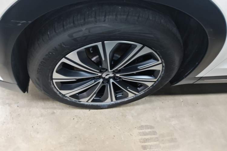 Used Nio EC7 2023 75 kWh Left Front Wheel Hub