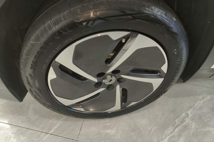 Used Nio EC7 2023 75 kWh Left Front Wheel Hub