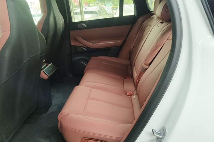Used Nio EC7 2023 75 kWh Left Rear Seat
